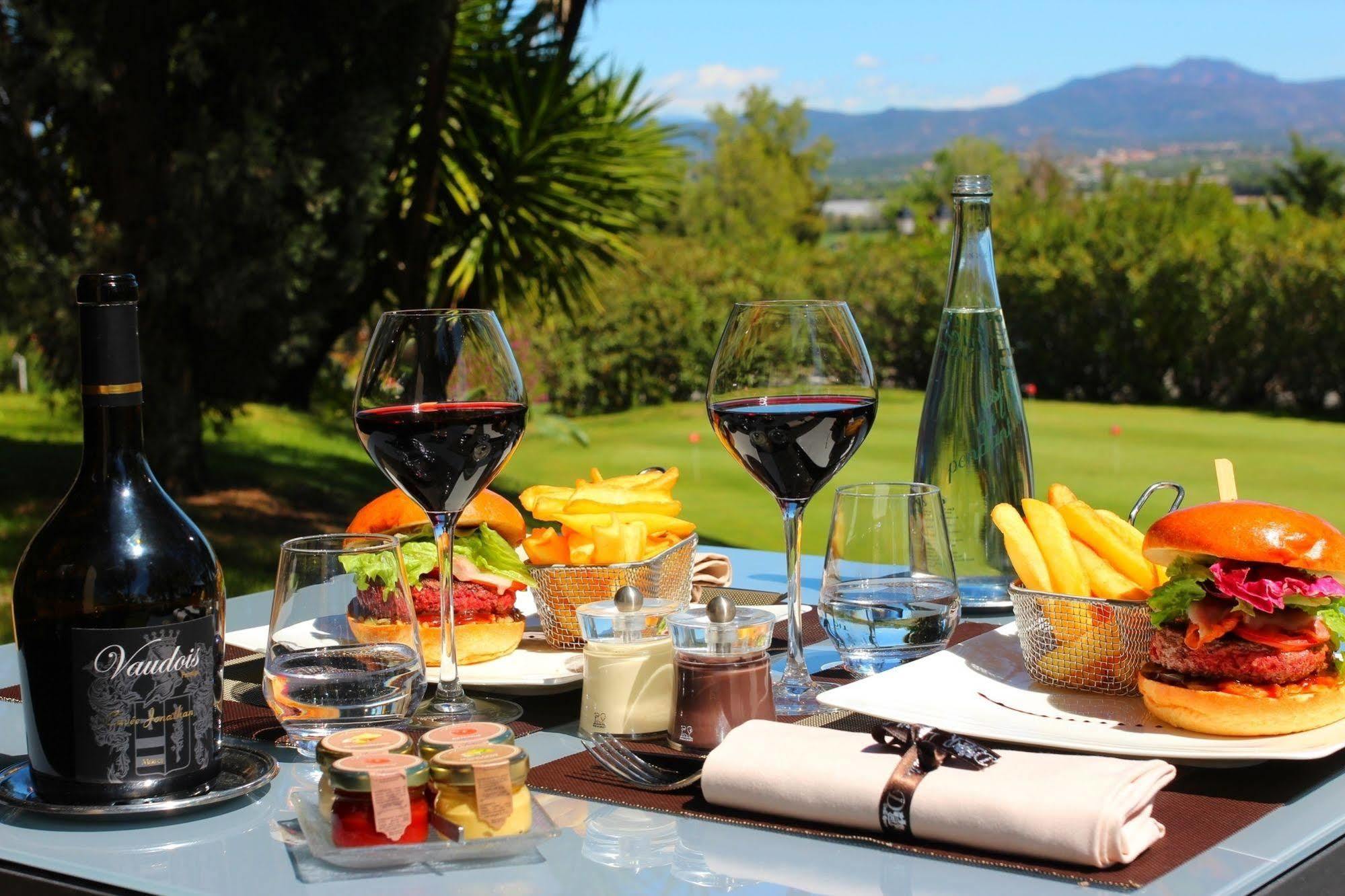 Le Daya Hotel et Spa Roquebrune-sur-Argens Buitenkant foto